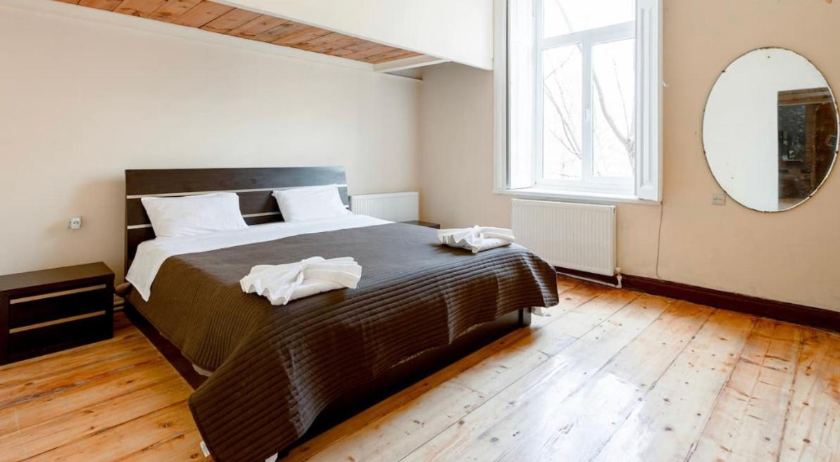 Lovely Dulcet Loft In Center Of Rustaveli Tbilisi ภายนอก รูปภาพ