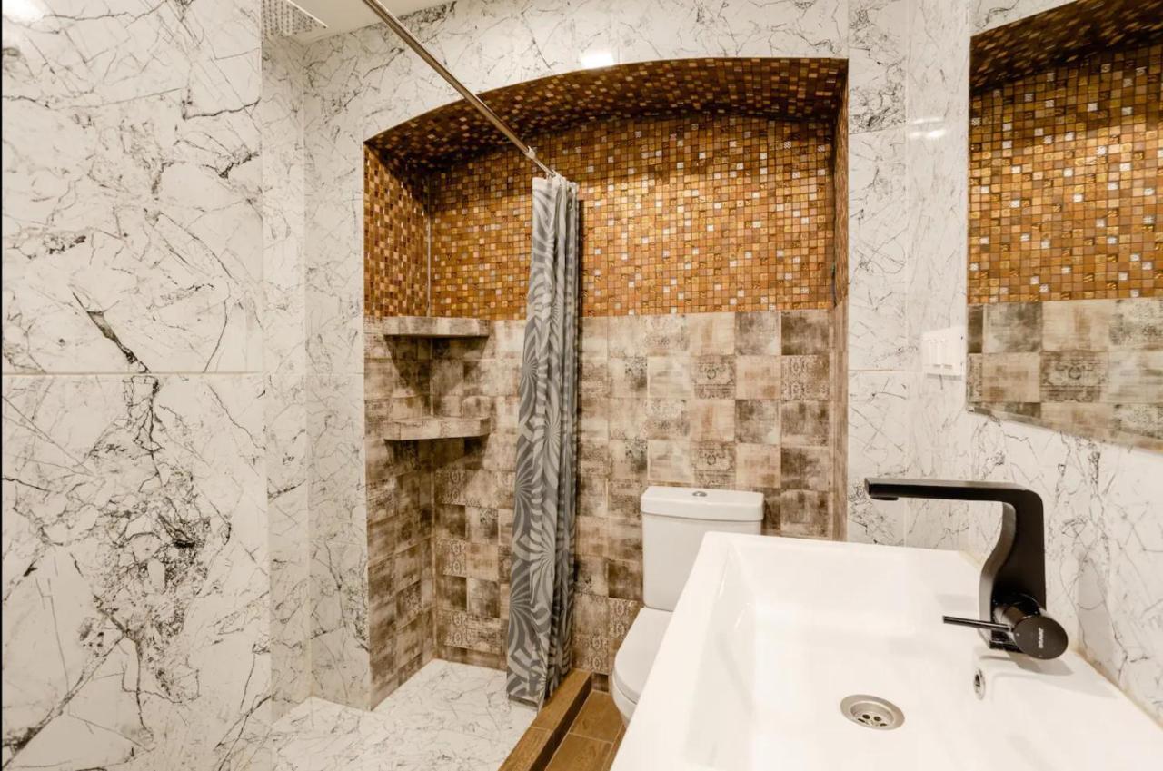 Lovely Dulcet Loft In Center Of Rustaveli Tbilisi ภายนอก รูปภาพ